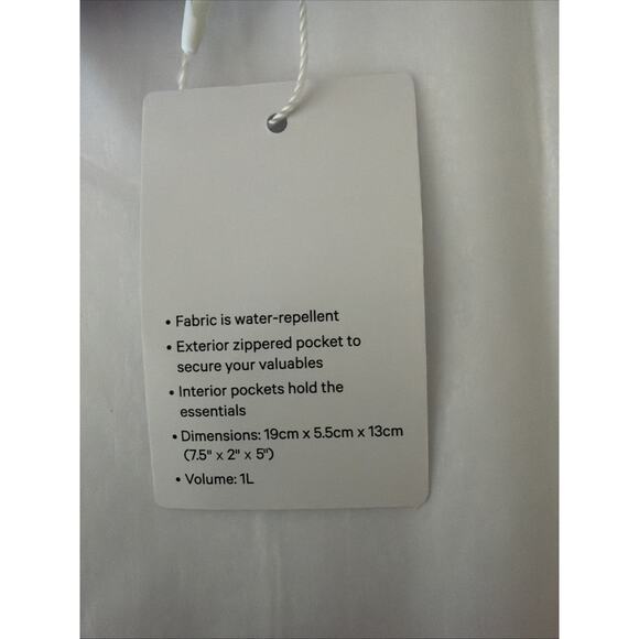 Lululemon Everywhere Belt Bag 1L Pink Crossbody Waist Belt Bag 2025 NWT - Picture 4 of 8